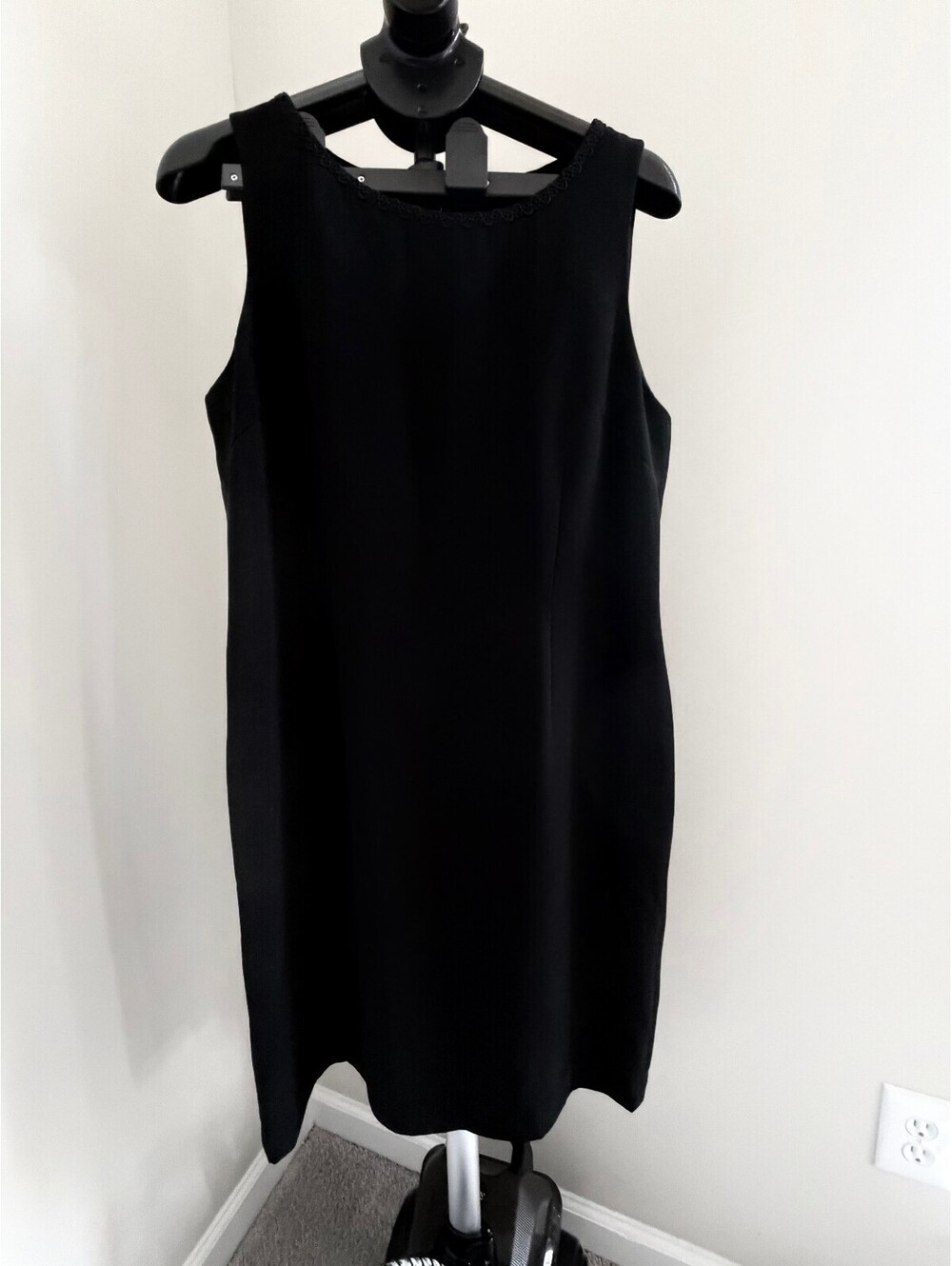 Spenser Jeremy Women's Sheath Dress Sleeveless Knee Length Solid Size 14 Black
